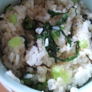 小松菜と塩コンブの混ぜご飯